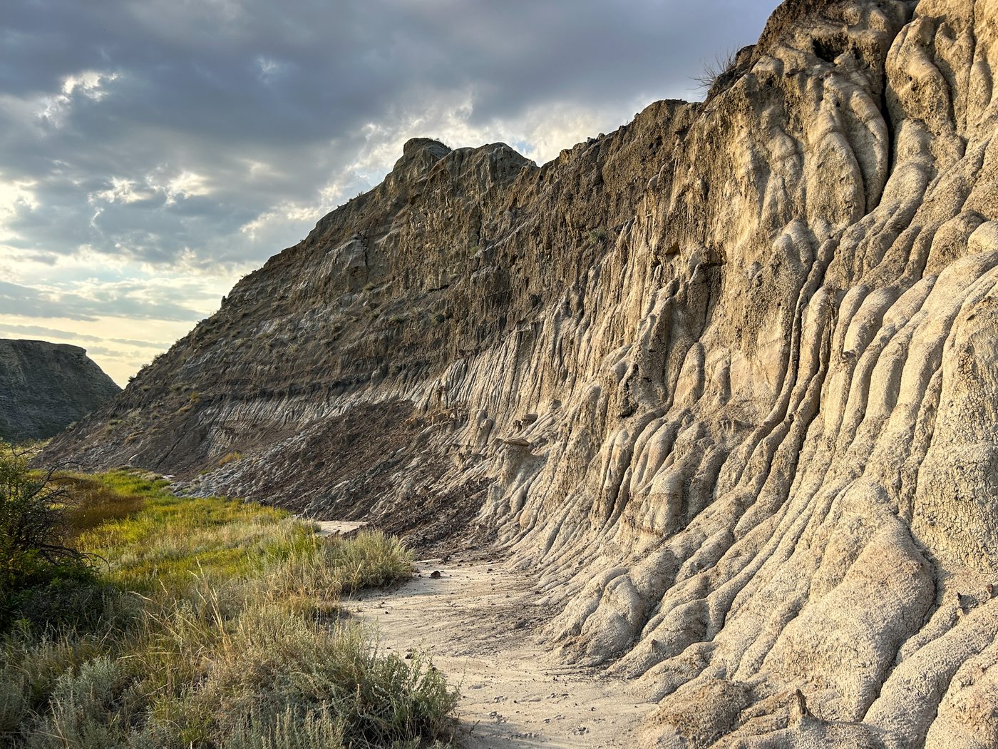 Prairie coulee cliff systems in the Rosebud Valley